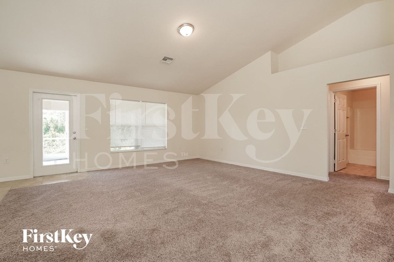 2819 34th St Sw - Photo 2 of 15