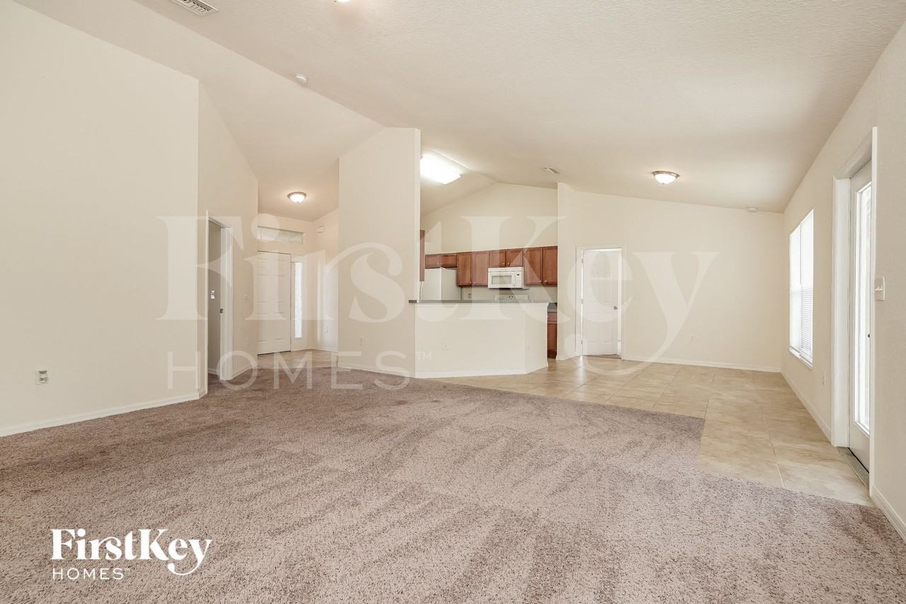 2819 34th St Sw - Photo 4 of 15