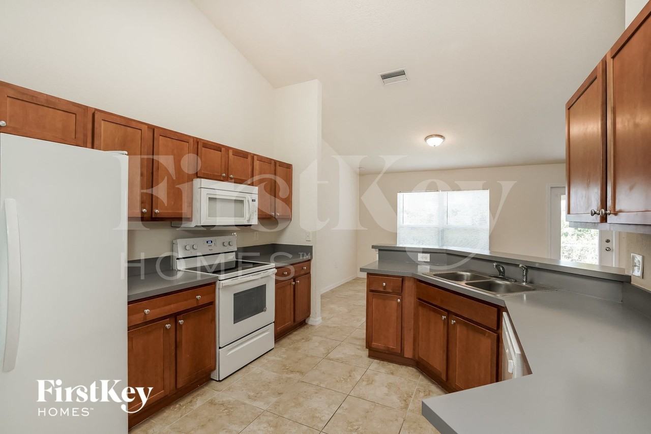 2819 34th St Sw - Photo 6 of 15