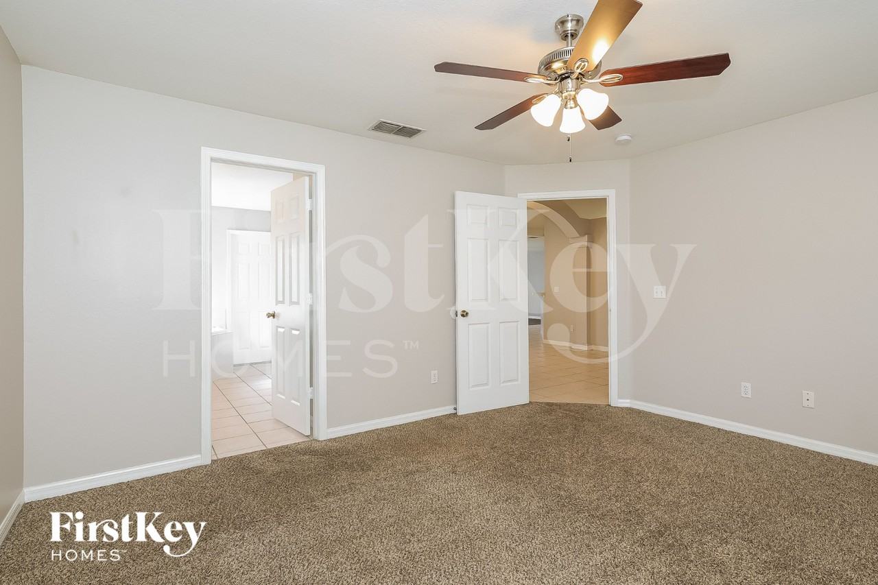 224 Quiet Oak Ct - Photo 7 of 17