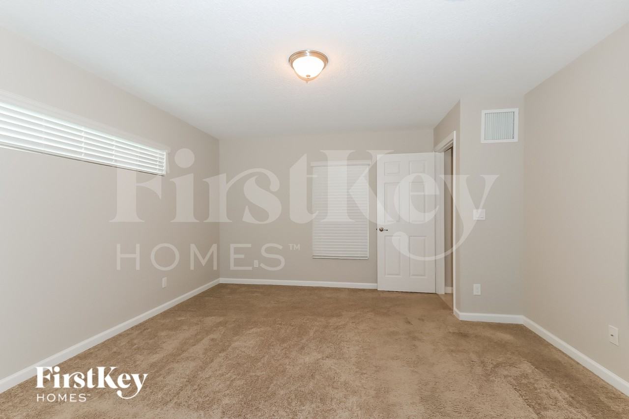 1939 Sw Gold Ln - Photo 7 of 16