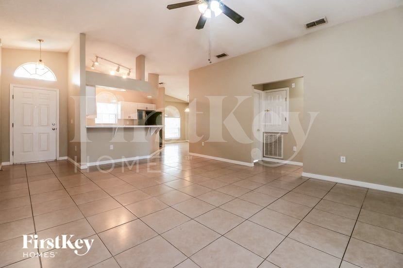 175 Kings Pond Ave - Photo 3 of 15