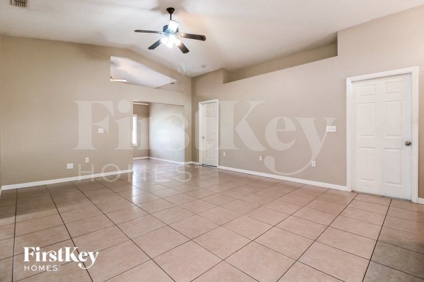 175 Kings Pond Ave - Photo 4 of 15