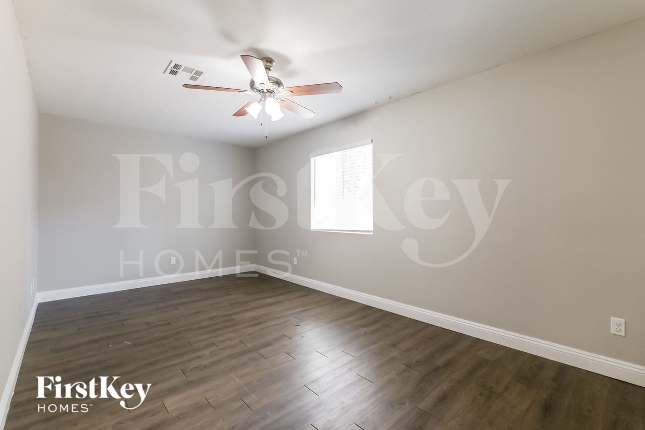 1742 La Cruz Dr - Photo 3 of 16