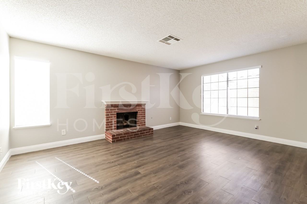 1742 La Cruz Dr - Photo 6 of 16