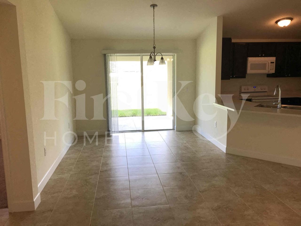 1731 Nw 14th St - Photo 3 of 21