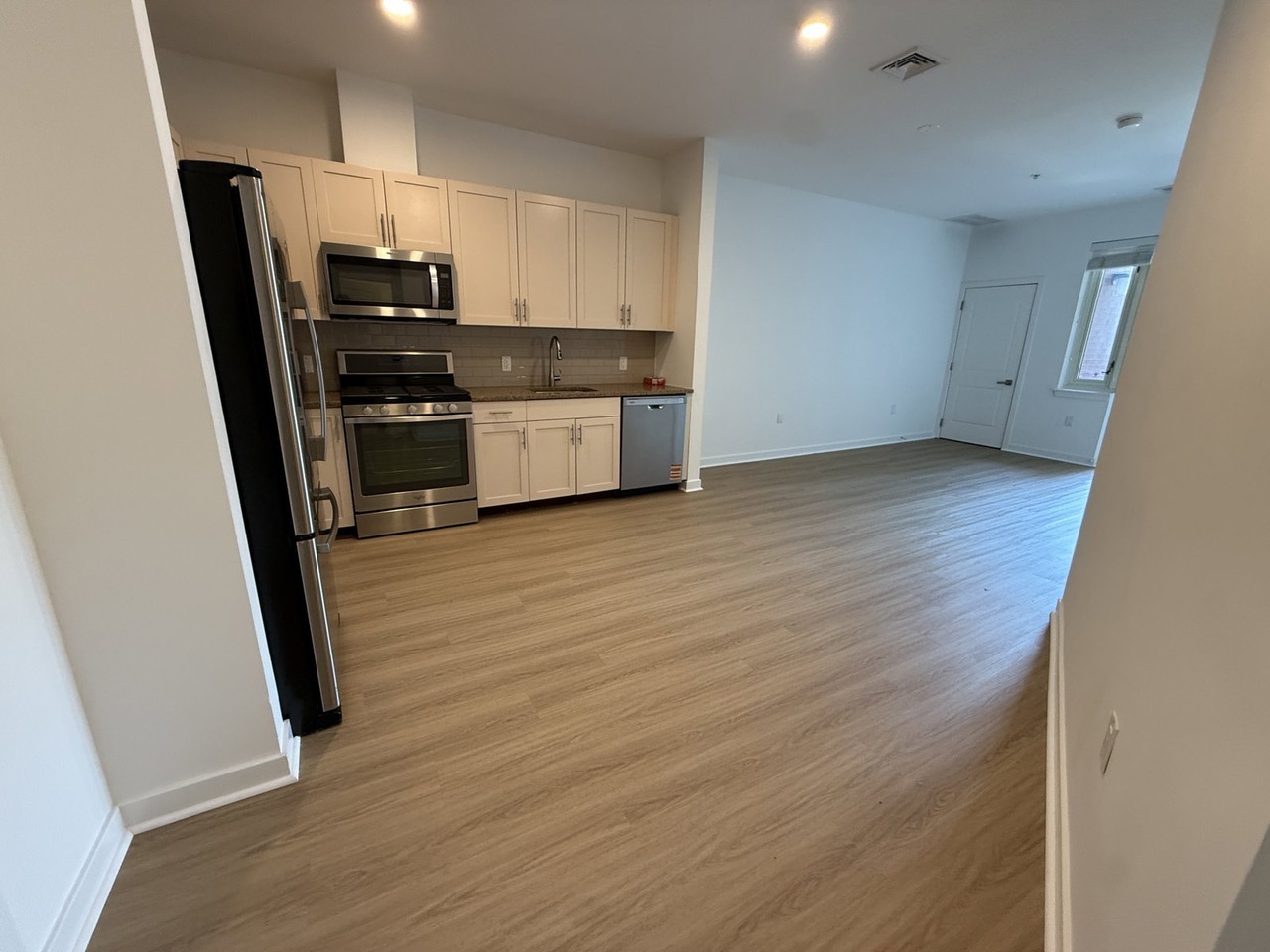 2050 Central Rd #801 - Photo 4 of 8