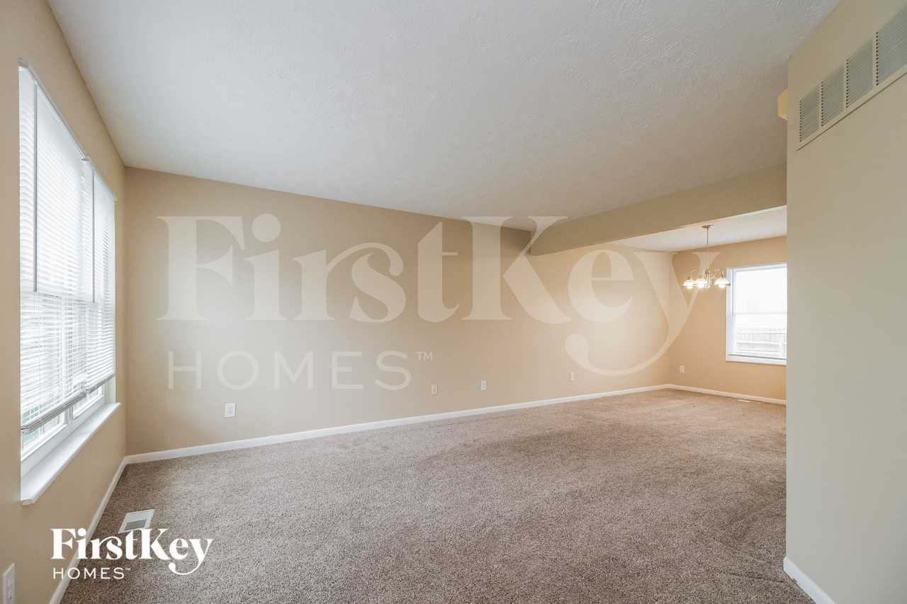 15 Mallard Dr - Photo 3 of 15