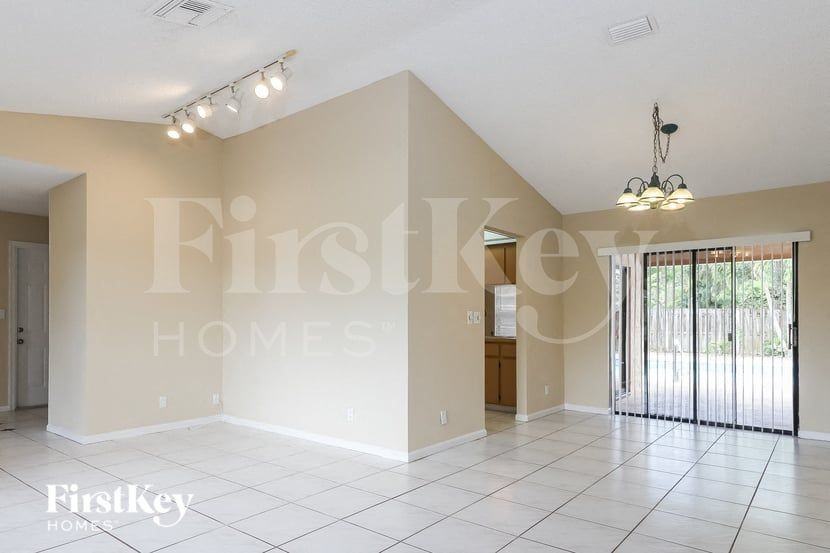 13581 Columbine Ave - Photo 4 of 15