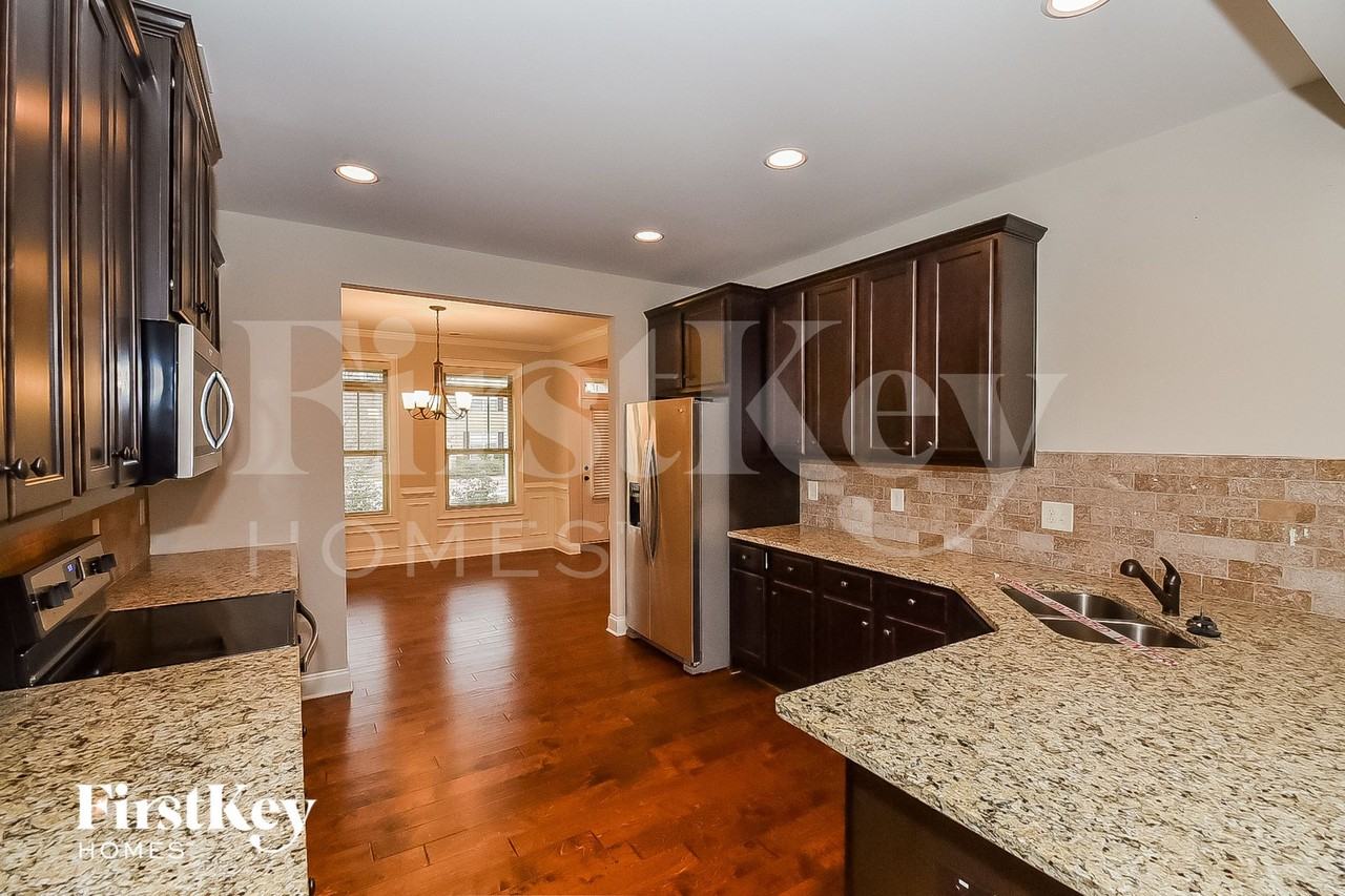 130 Village Park Dr - Photo 6 of 14