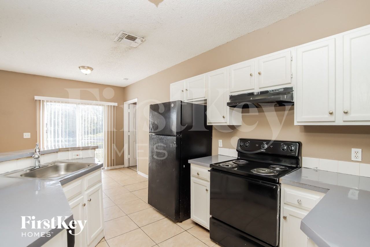 129 Admiral Cir - Photo 6 of 16
