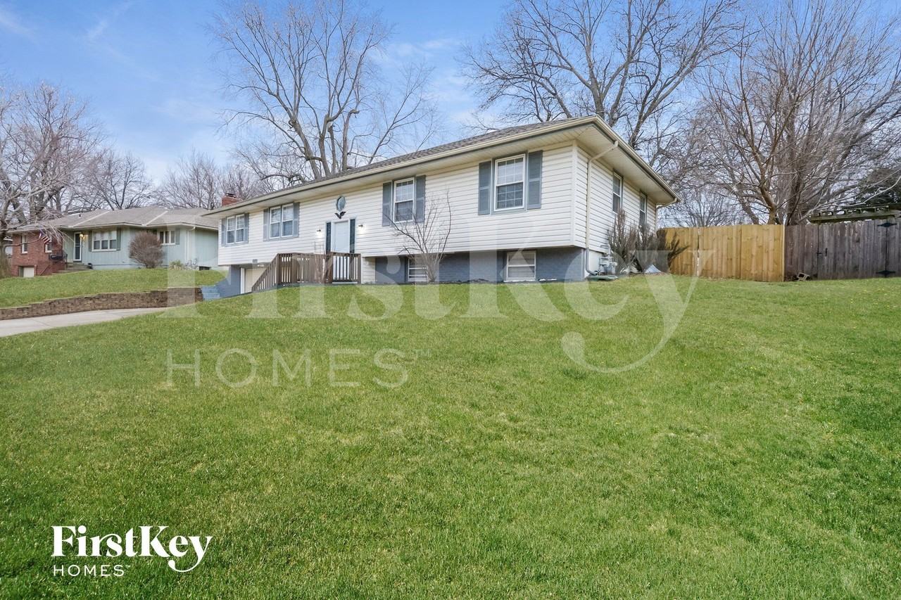 107 Hillcrest Rd - Photo 2 of 15