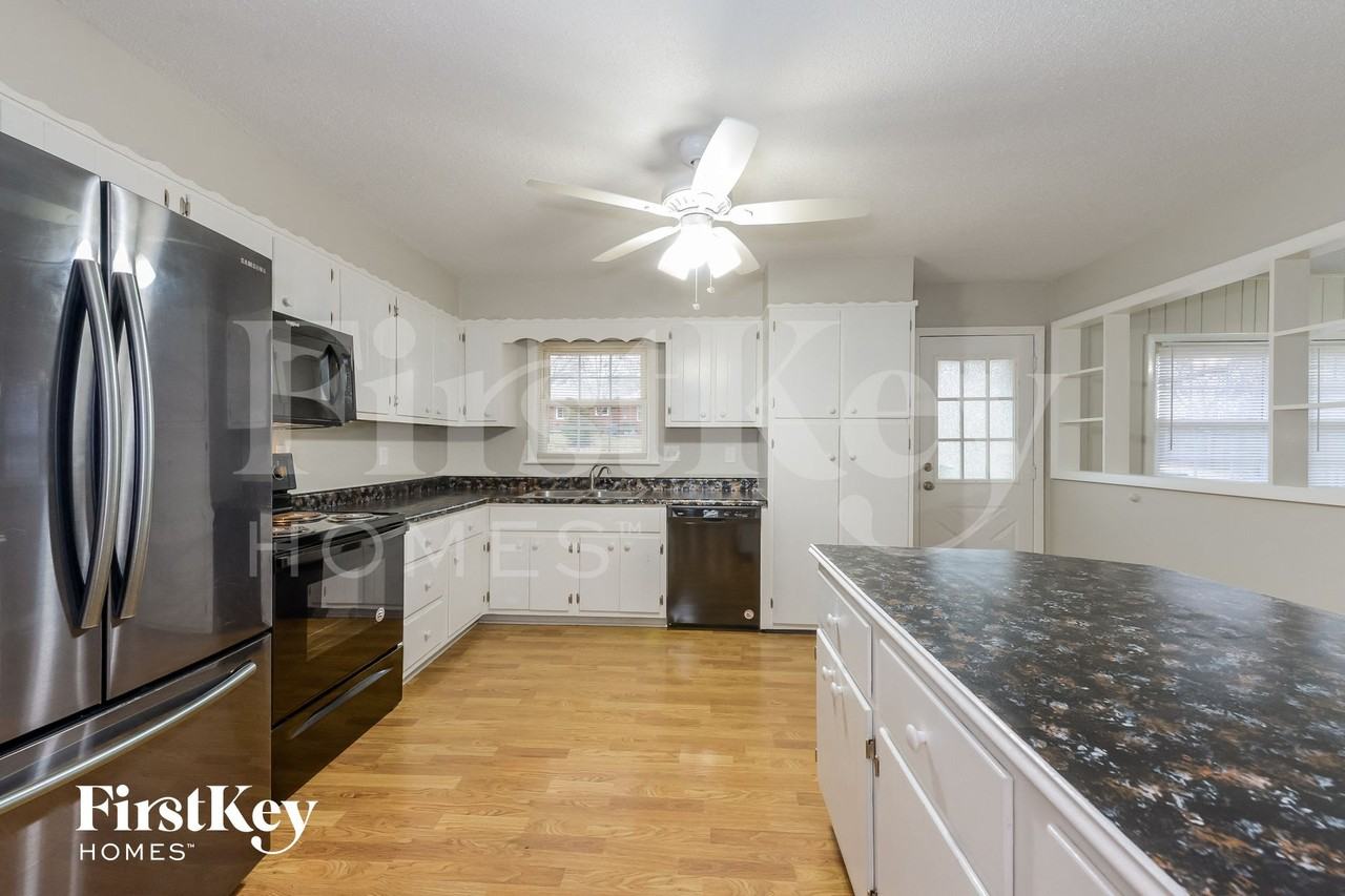 107 Hillcrest Rd - Photo 6 of 15