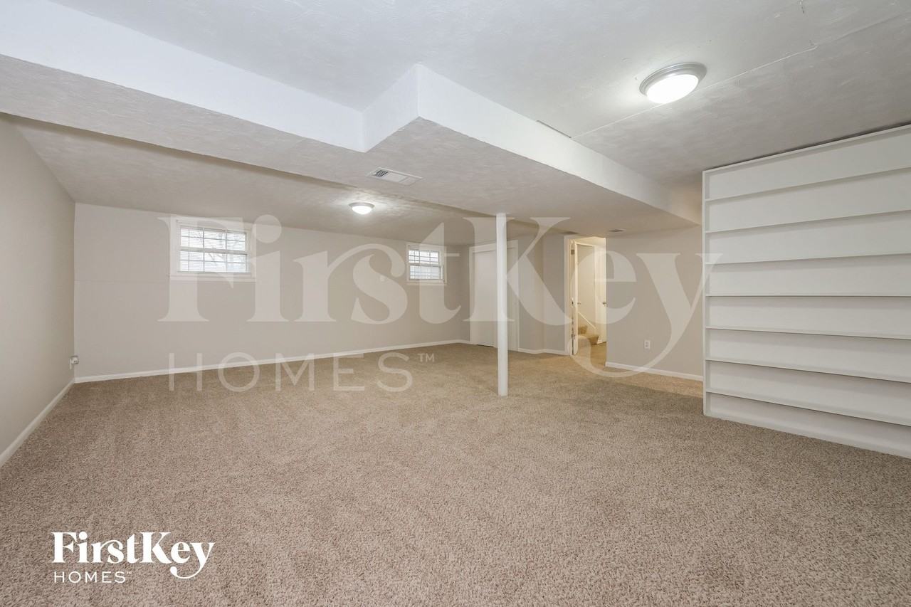 107 Hillcrest Rd - Photo 7 of 15