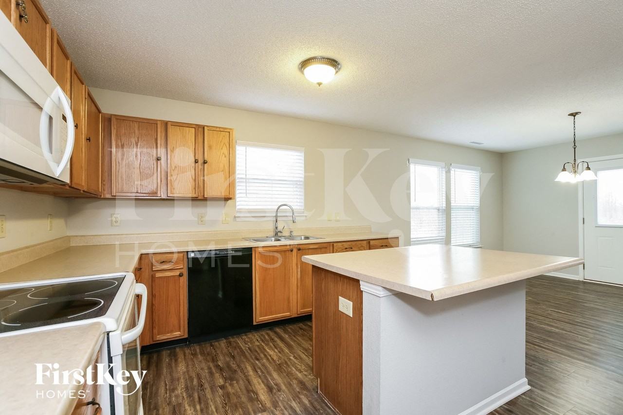 10437 Split Rock Way - Photo 6 of 15