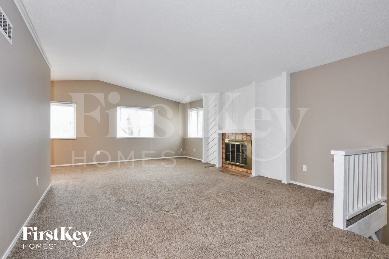 1 Berry Ct - Photo 2 of 15