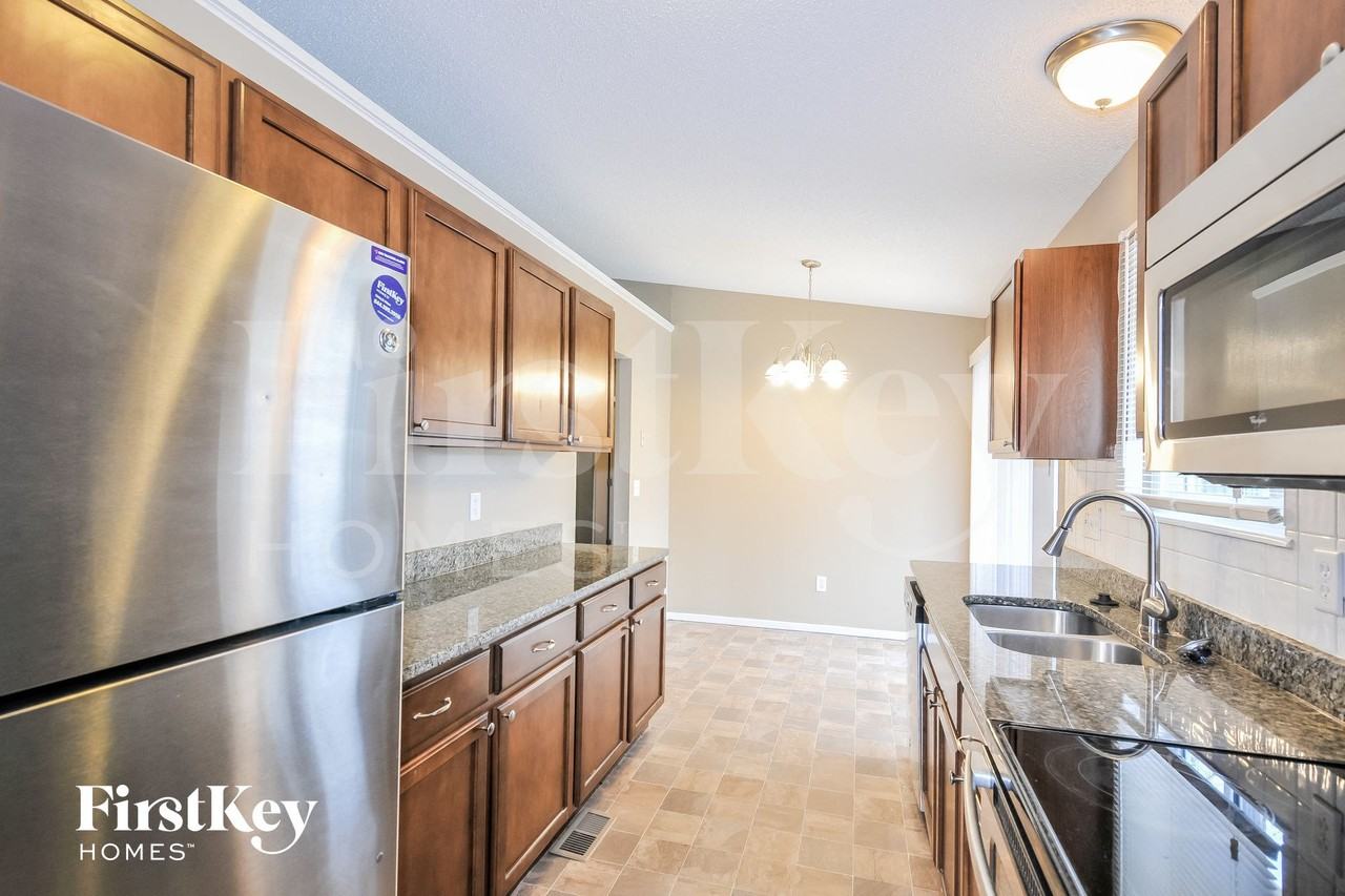 1 Berry Ct - Photo 5 of 15