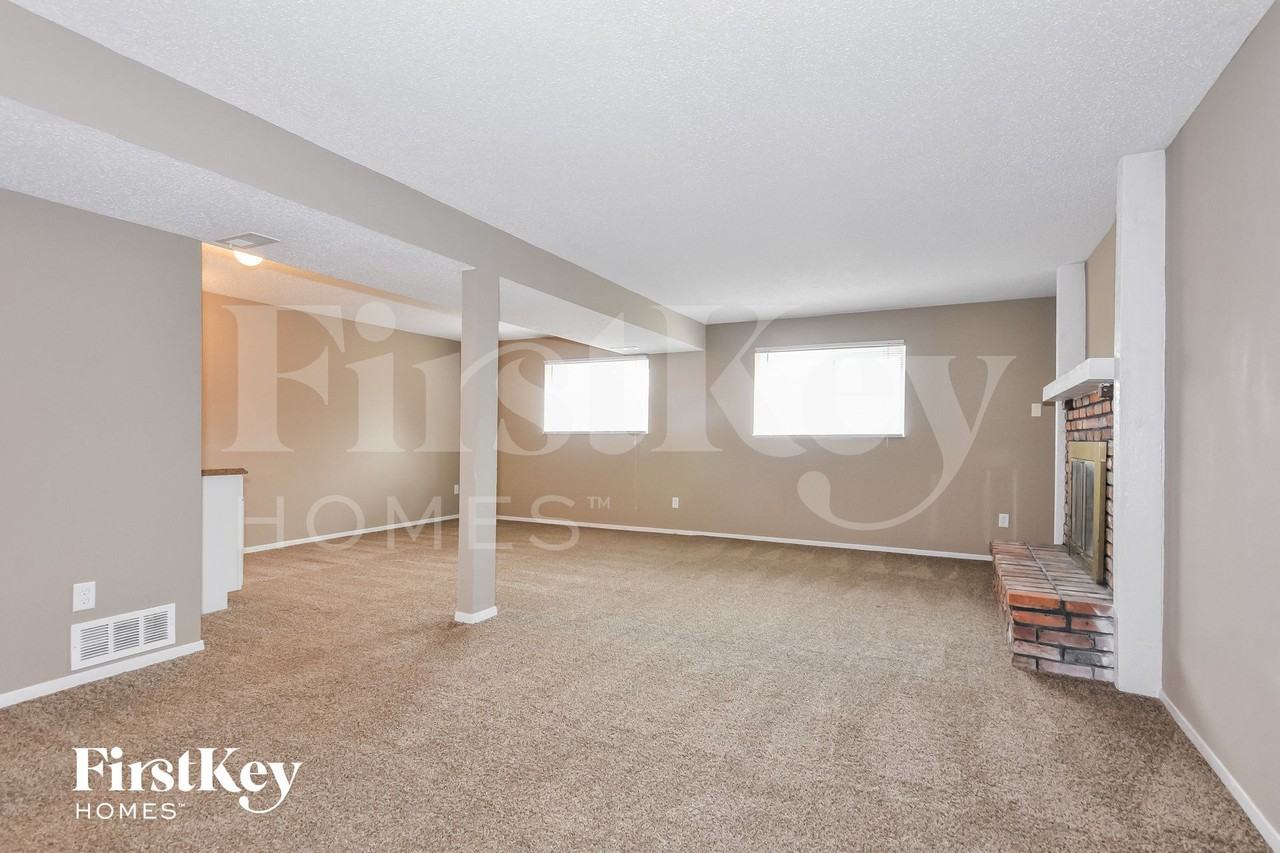 1 Berry Ct - Photo 7 of 15