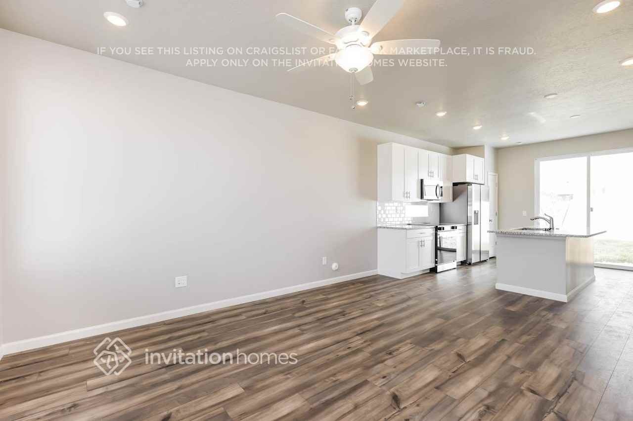 379 E Kanab Creek Dr - Photo 6 of 19