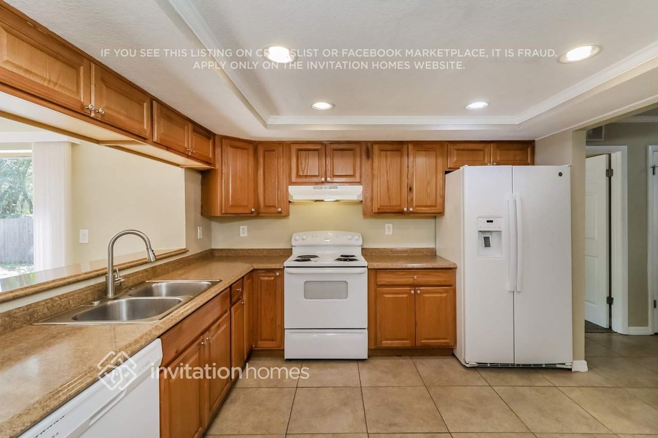 12231 Shadow Ridge Blvd - Photo 7 of 17