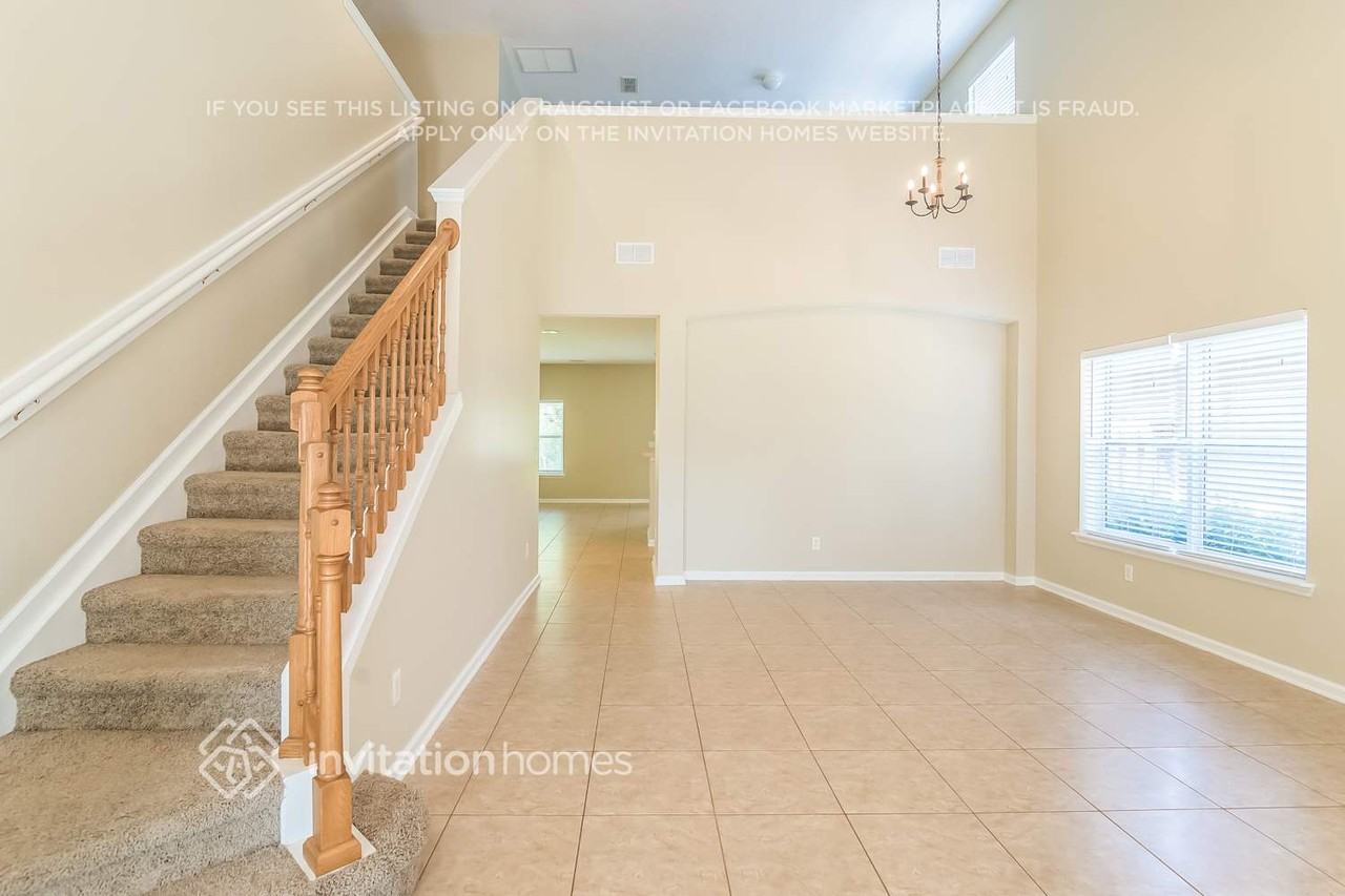 5698 Alamosa Cir - Photo 4 of 14