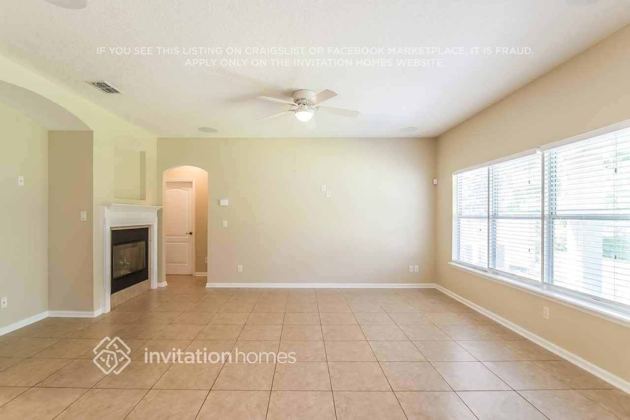 5698 Alamosa Cir - Photo 5 of 14