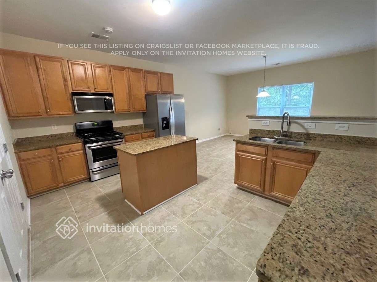 633 Rock Hill Pkwy - Photo 4 of 24