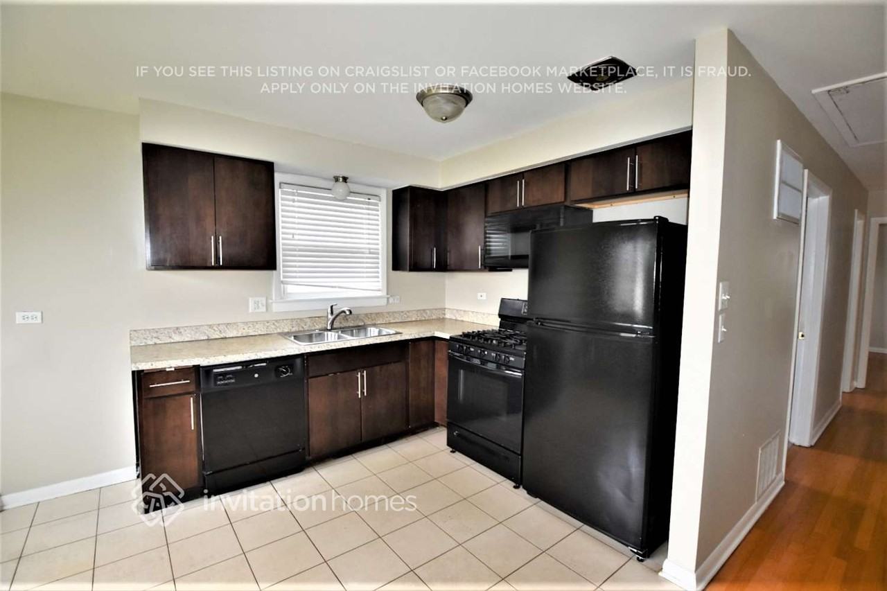 5846 W 81st Pl - Photo 3 of 12