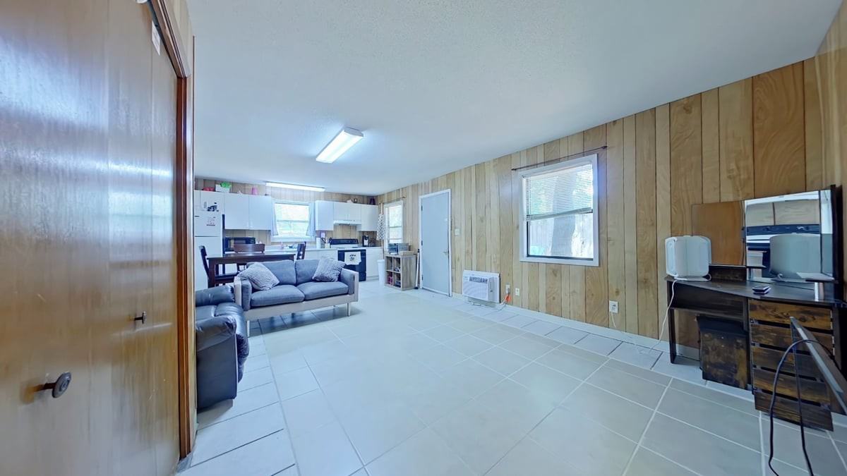 211 Tooke St #O - Photo 4 of 10
