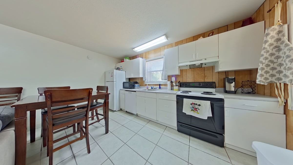211 Tooke St #O - Photo 7 of 10