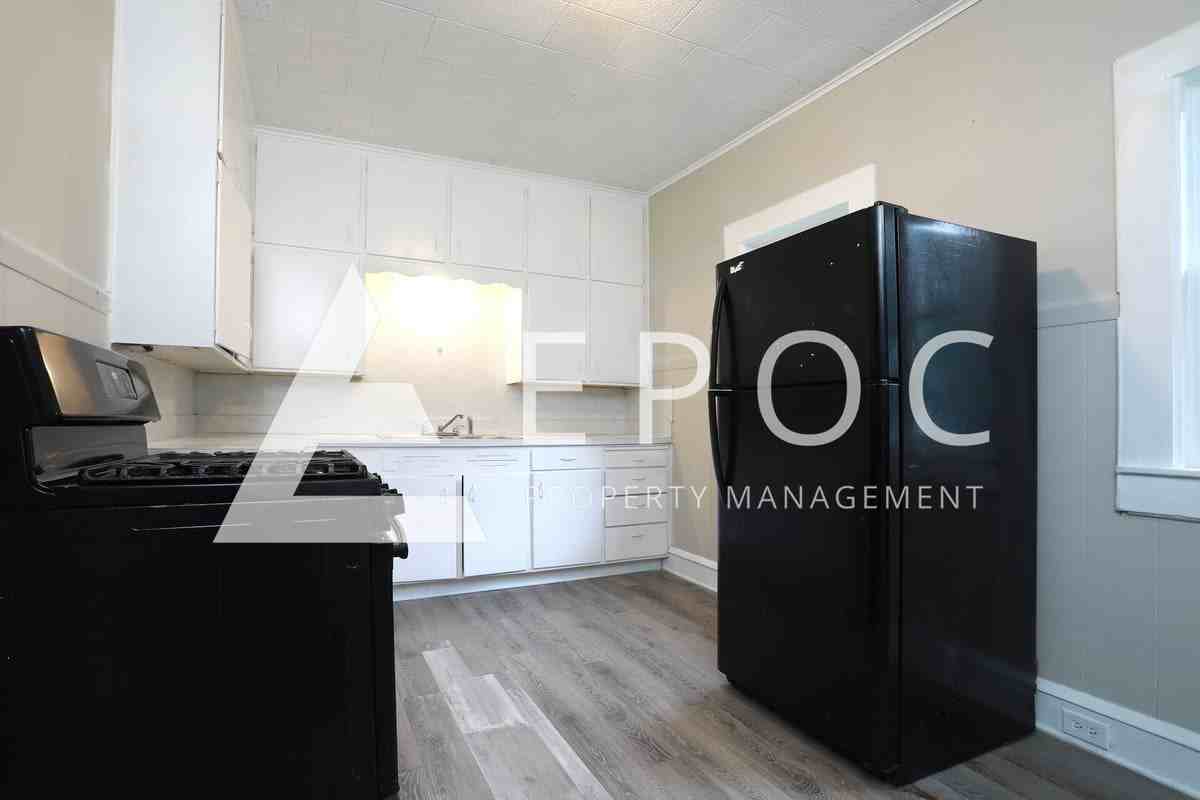 2317 Colonial Ave - Photo 4 of 16