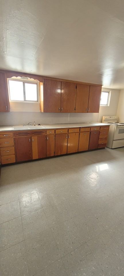 551 E Hooper Ave #1 - Photo 6 of 10