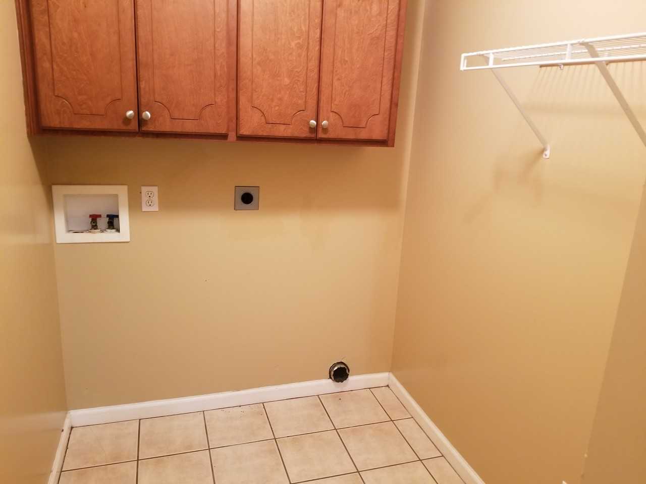 4242 Lightsey Rd - Photo 7 of 17