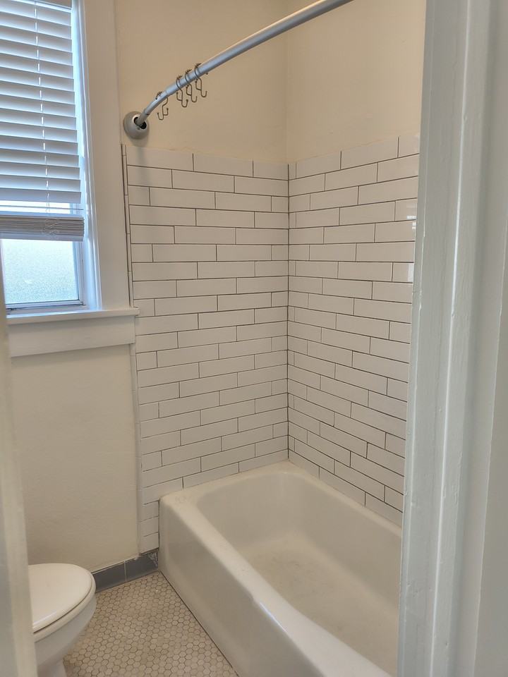 1916 7th Ave W #27 - Photo 5 of 9