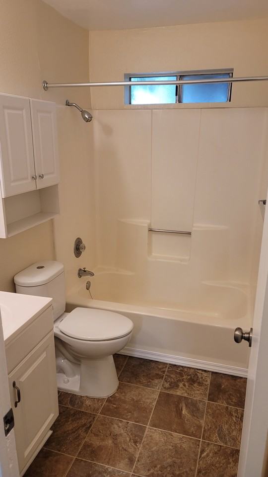 5069 University Ave #21 - Photo 2 of 7