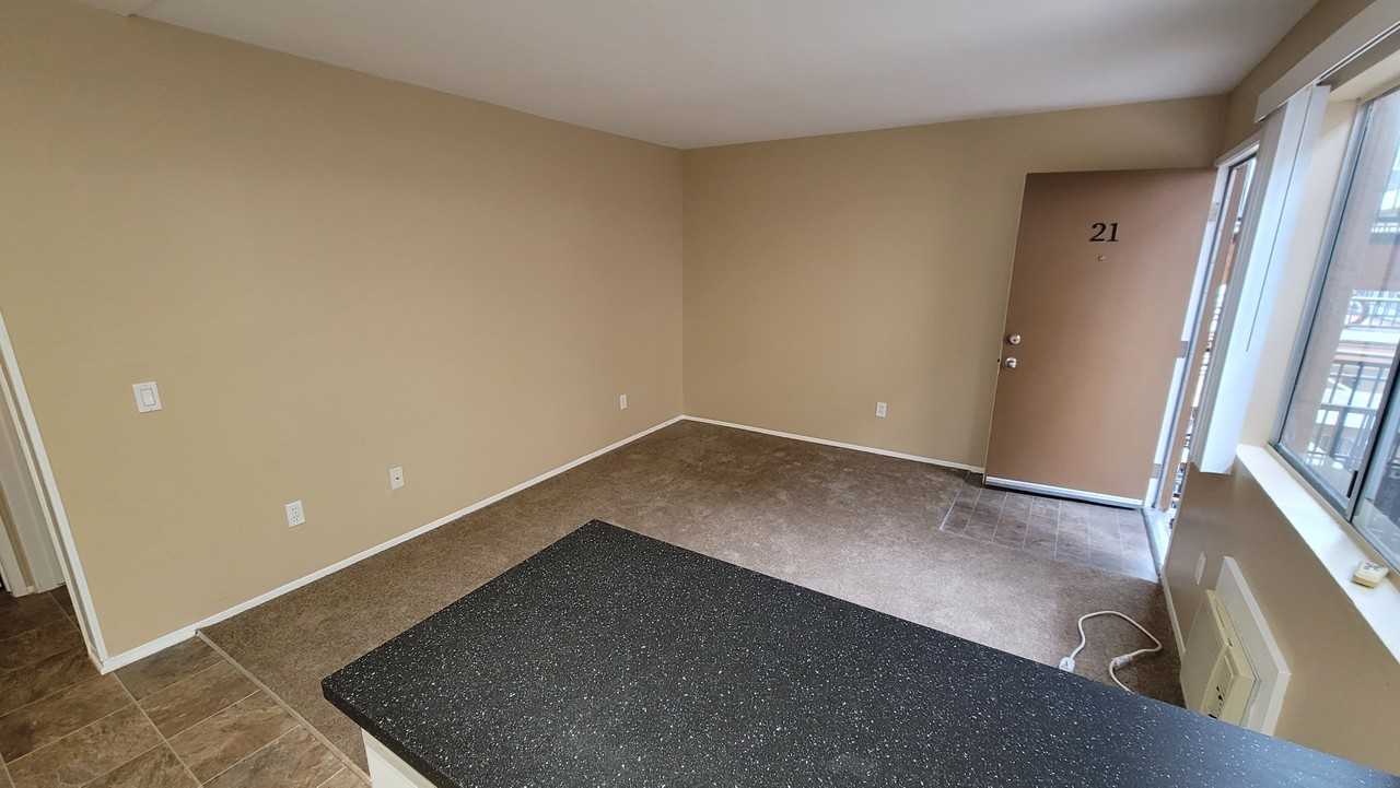 5069 University Ave #21 - Photo 5 of 7