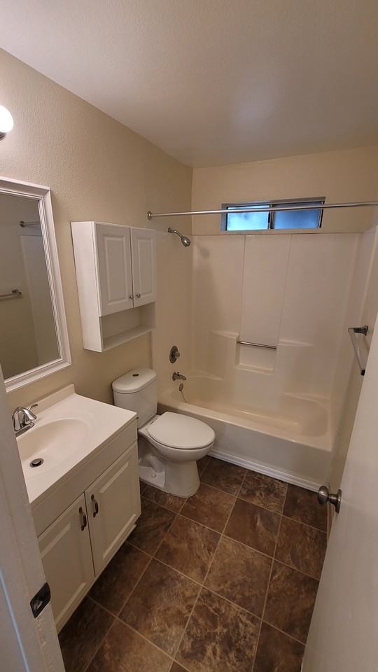 5069 University Ave #21 - Photo 7 of 7