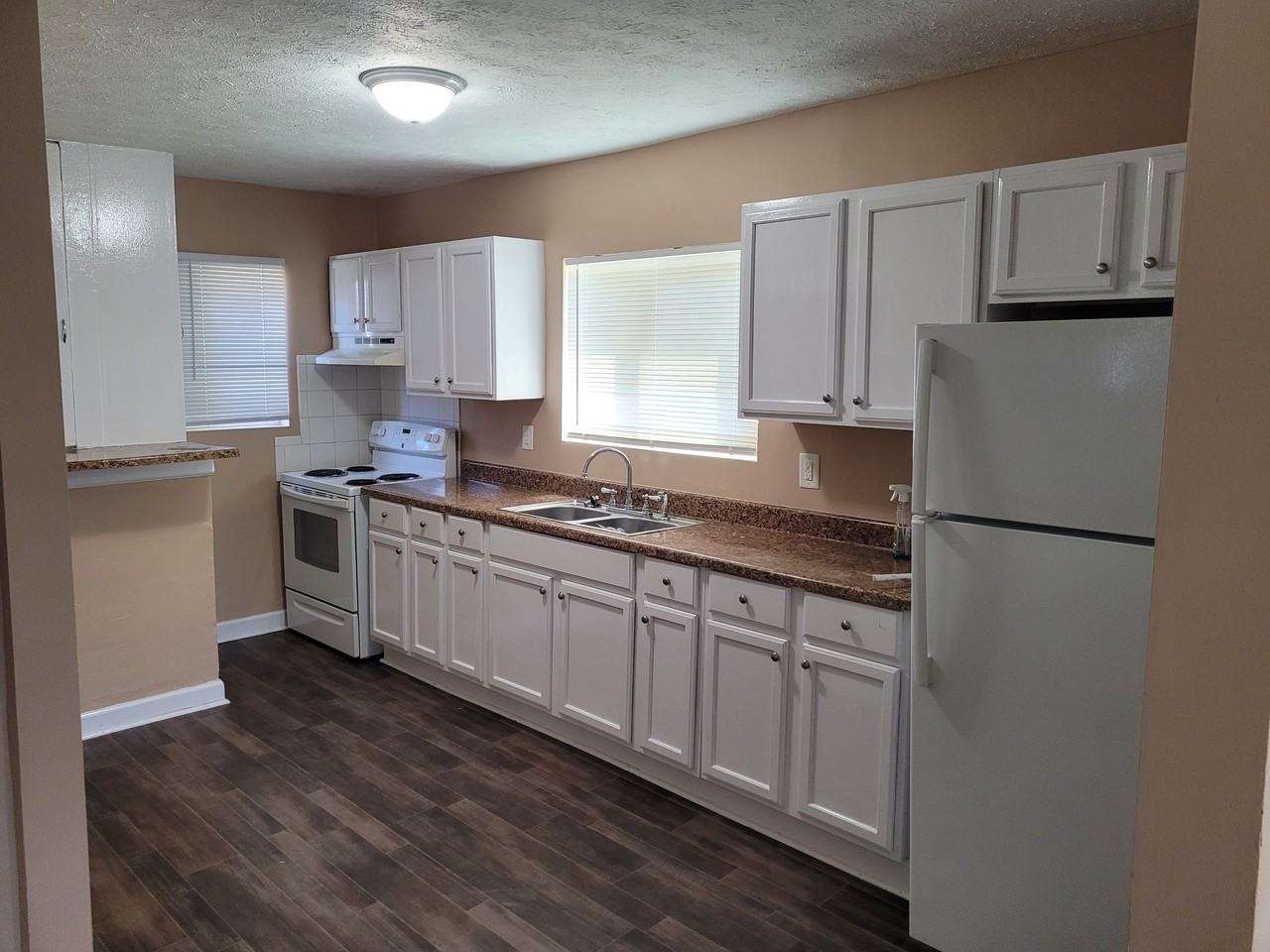 3741 N Tacoma Ave - Photo 4 of 8