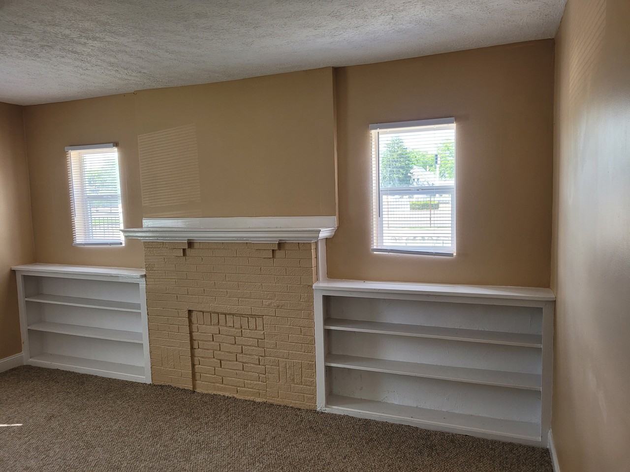 3741 N Tacoma Ave - Photo 5 of 8