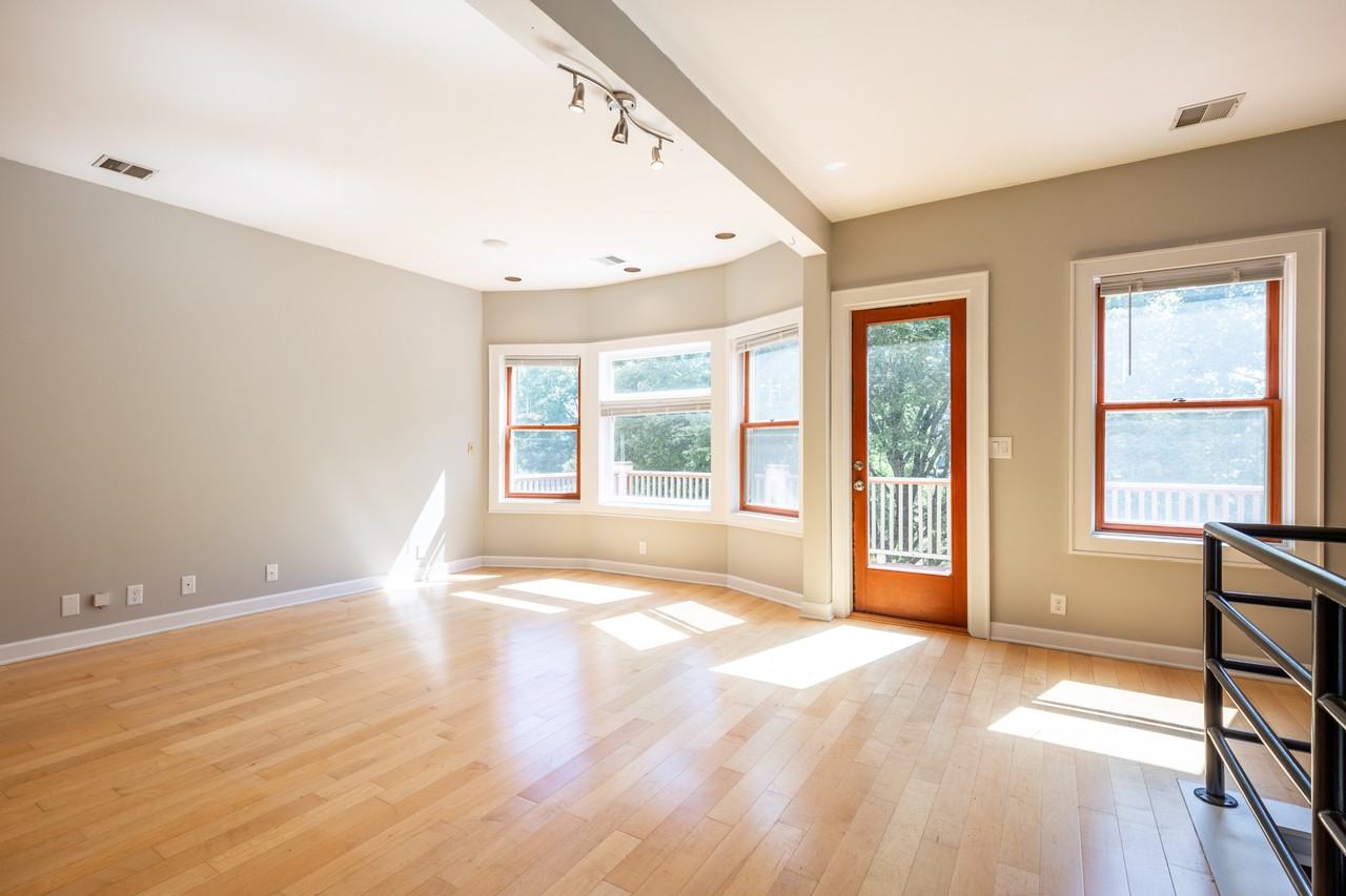 1827 N 1st St #1827 - Photo 3 of 11