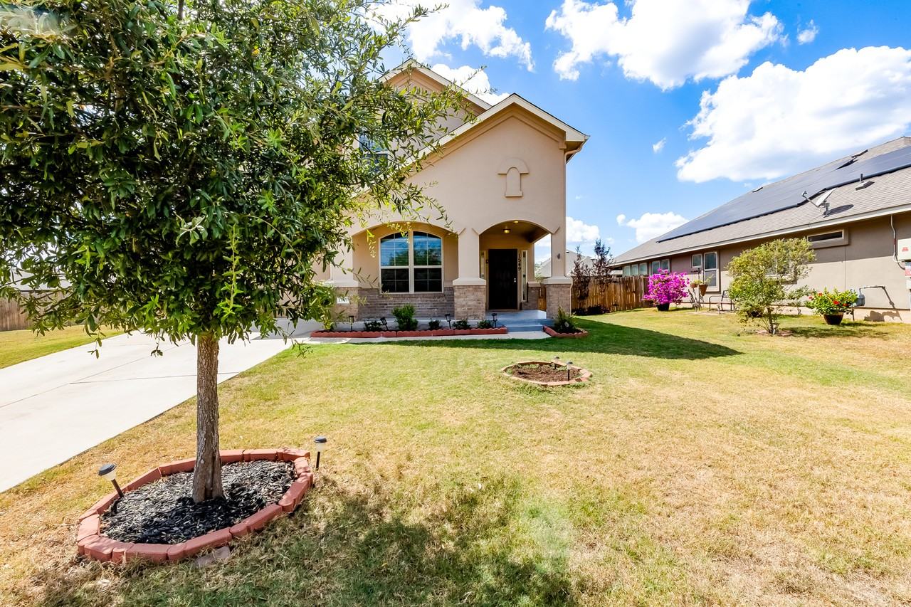 1549 Hamiltons Way - Photo 2 of 24