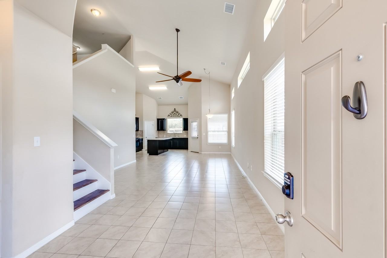 1549 Hamiltons Way - Photo 3 of 24
