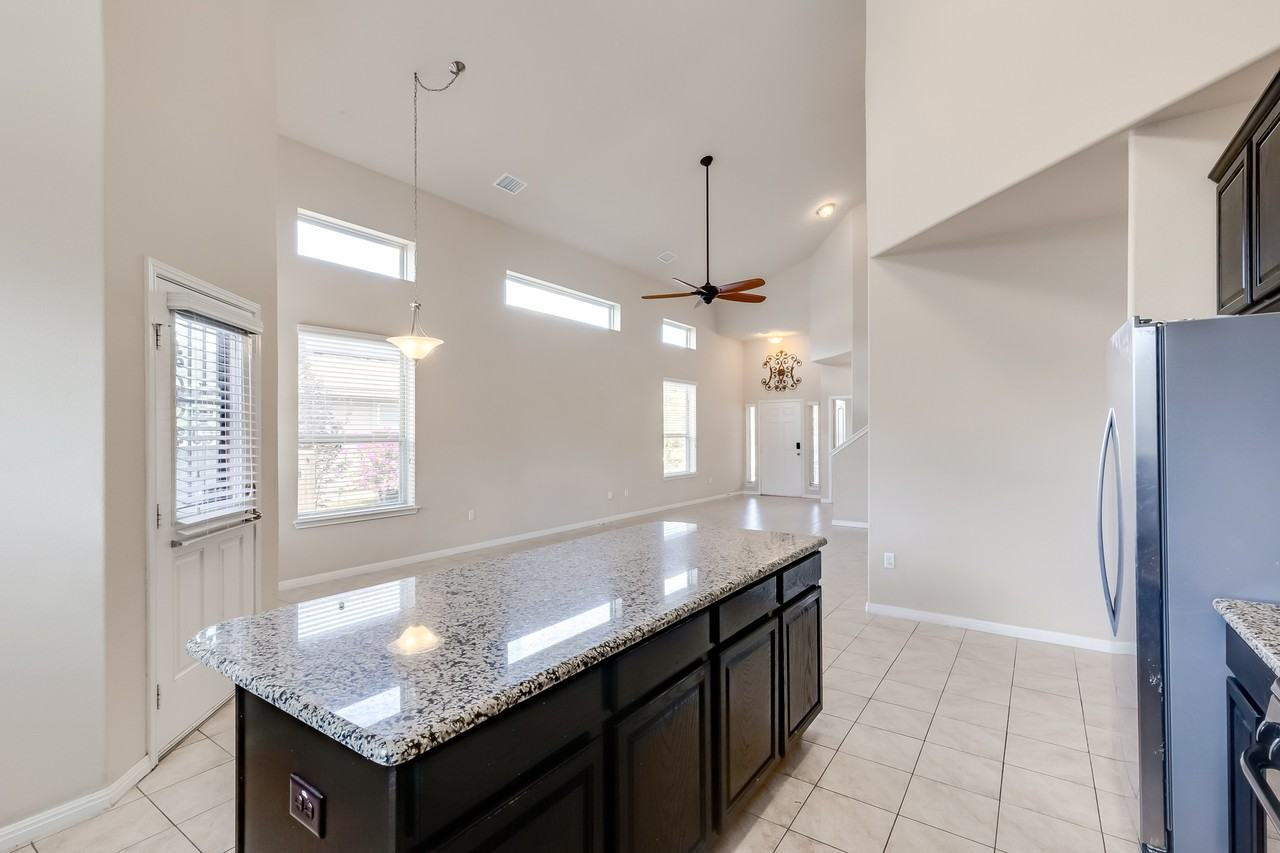 1549 Hamiltons Way - Photo 4 of 24