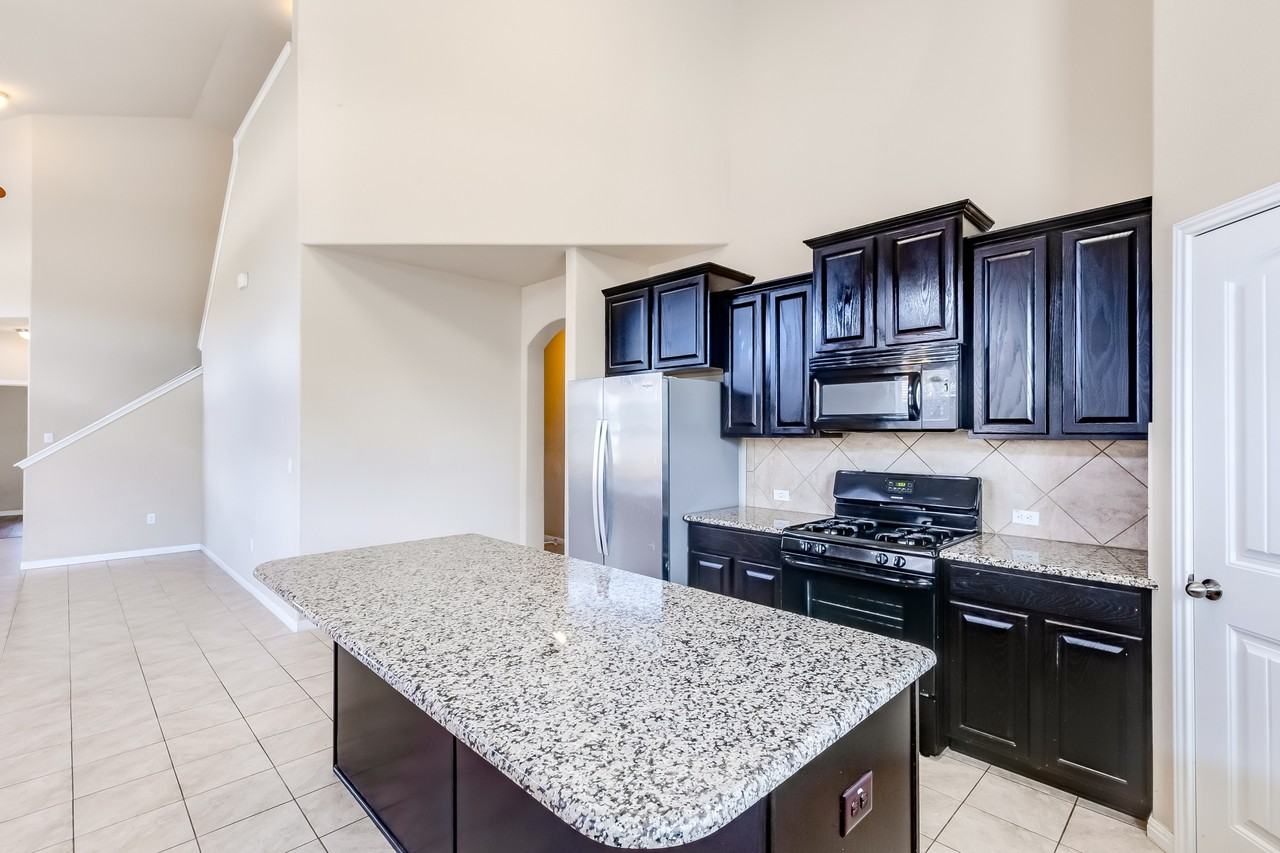 1549 Hamiltons Way - Photo 7 of 24