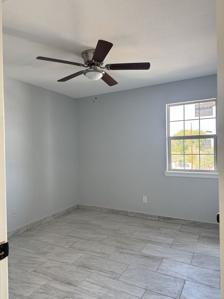 817 E Kearney St #4 - Photo 2 of 3