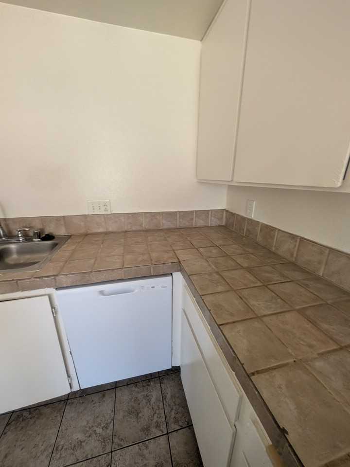 1054 S Magnolia Ave #8 - Photo 3 of 50