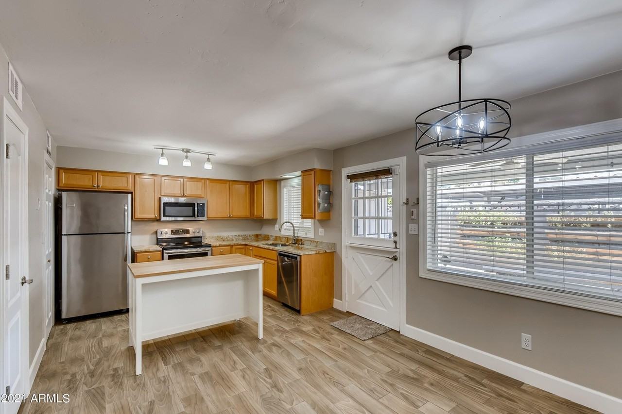 4437 N 40th St - Photo 4 of 20