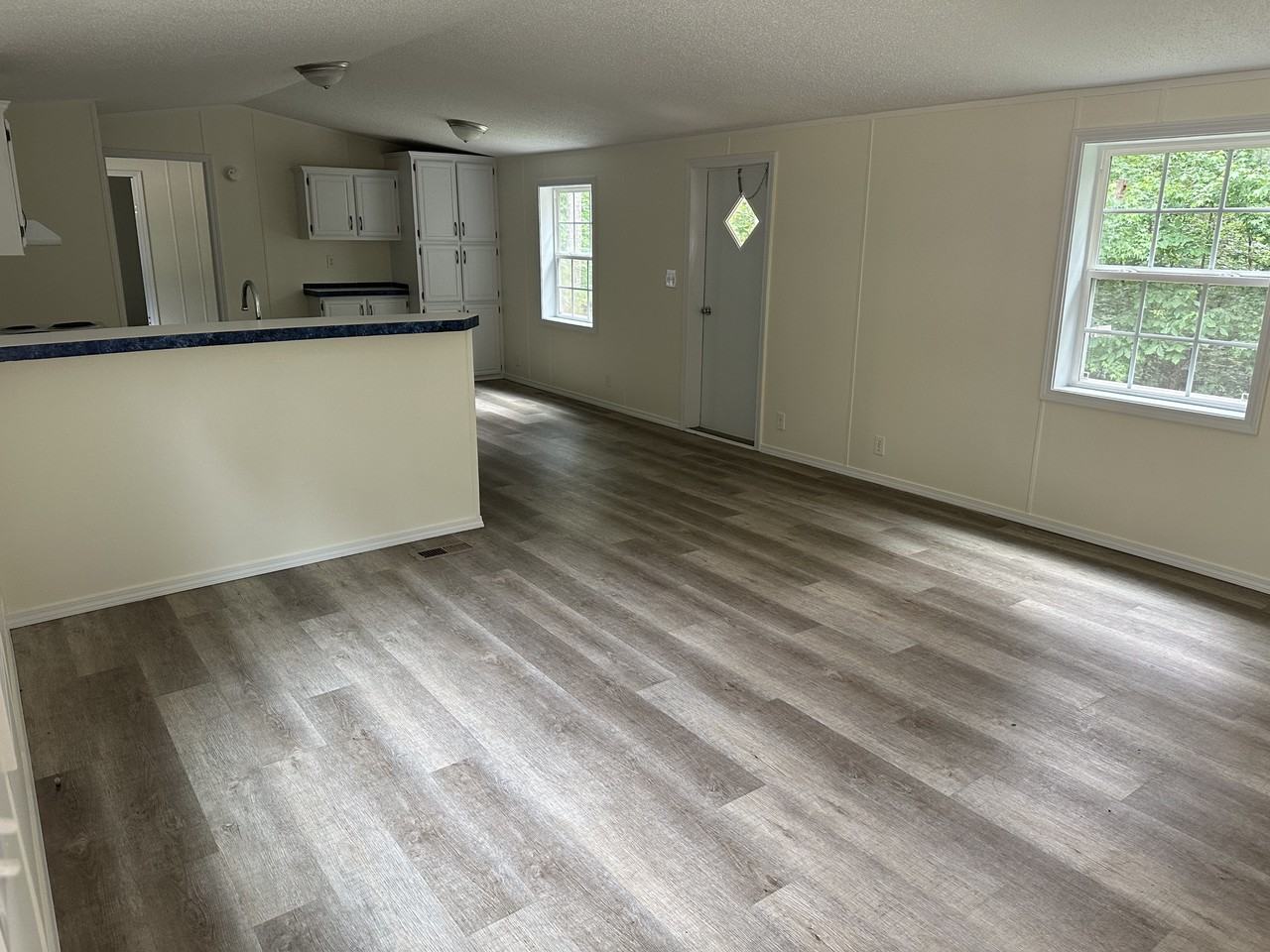 140 Baywood Trl - Photo 3 of 21