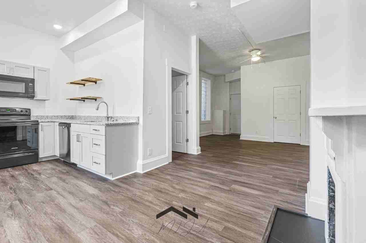 427 Whiteman St #1 - Photo 7 of 20