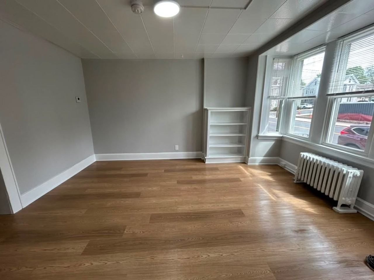 107 Broad St - Photo 2 of 10